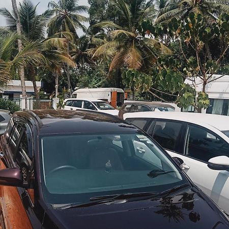فندق The Royal Island Mundrothuruth المظهر الخارجي الصورة